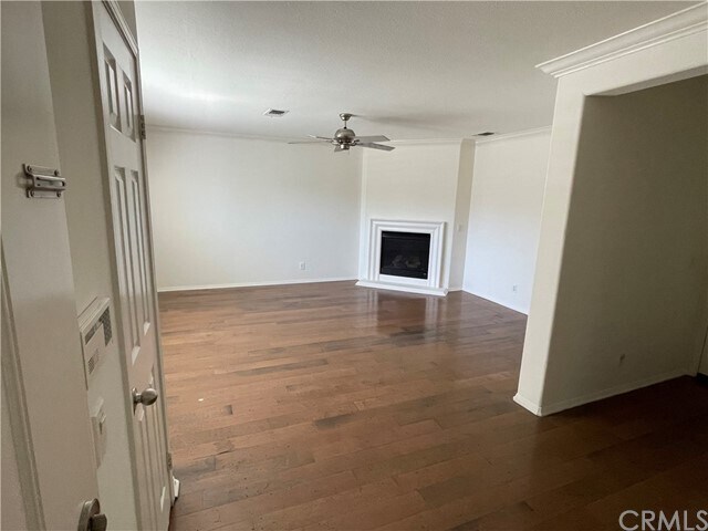 Building Photo - 1757 E Flora St