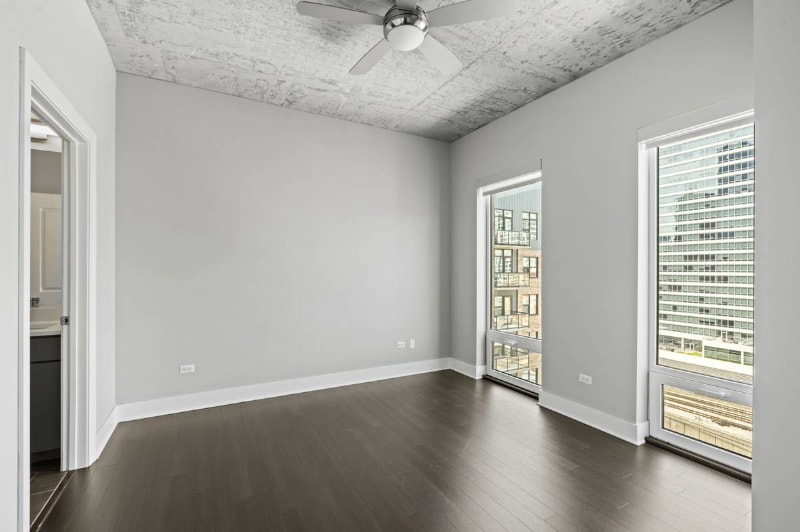 Building Photo - 888 S Clark St