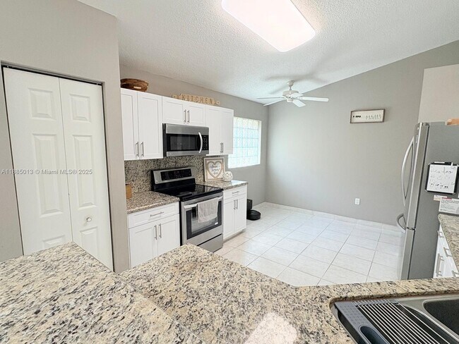 Building Photo - 4128 Sapphire Terrace