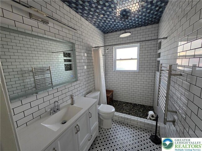 Building Photo - 310 Brodhead Ave