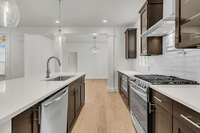 Building Photo - Must See Beautiful 3BR Home in Nexton with Primary Suite Downstairs and a Fenced in Yard & Upstai...