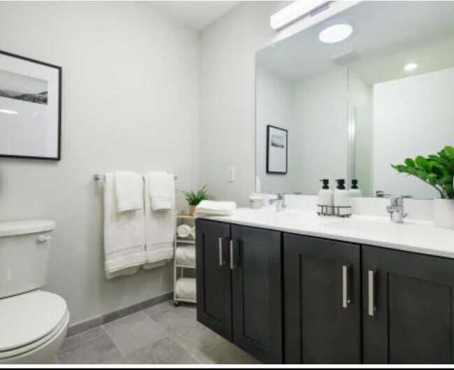 Building Photo - 1038 John F. Kennedy Blvd