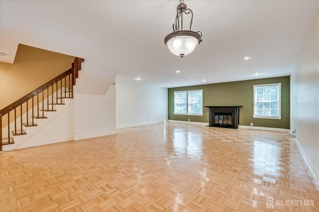 Building Photo - 3902 Springbrook Dr