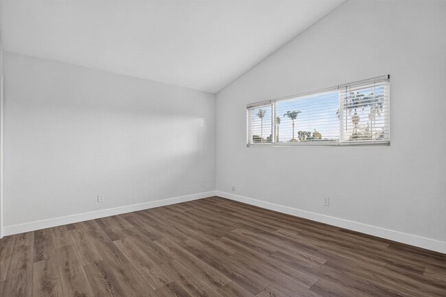 Building Photo - Palmer St (214)
