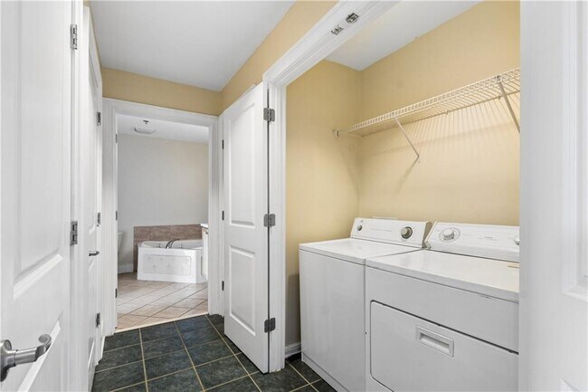 Building Photo - 285 Centennial Olympic Park Dr NW