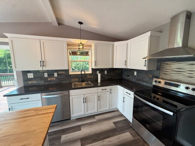 Building Photo - 5693 US-40