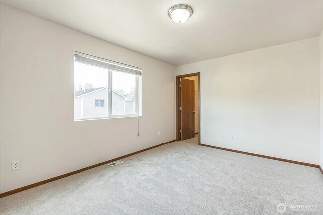 Building Photo - 1418 51st St NE