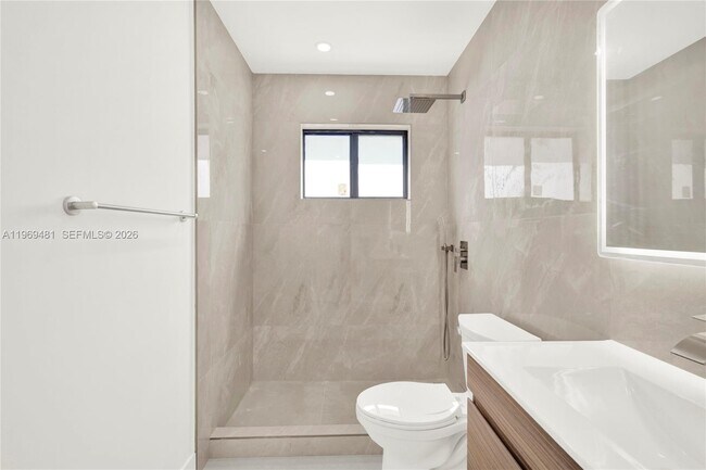 Building Photo - 1226 SW 76th Ct