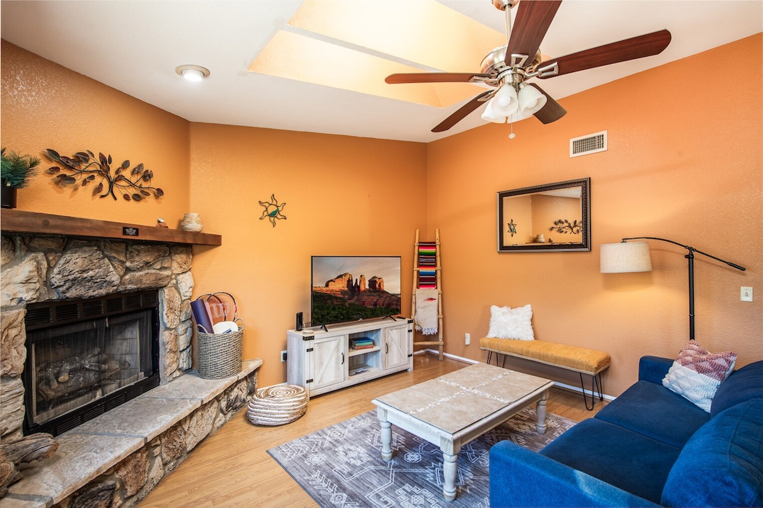 Building Photo - 505 Jacks Canyon Rd