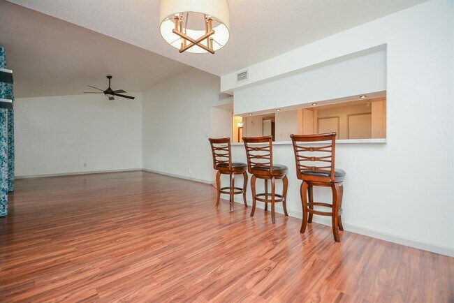 Building Photo - 14911 Wunderlich Dr