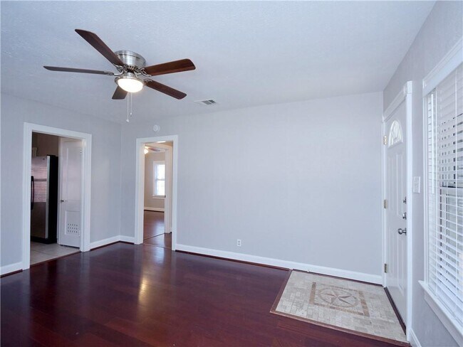 Building Photo - 2710 Willow St
