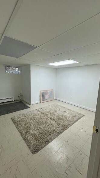 Building Photo - 102 Hillside Rd