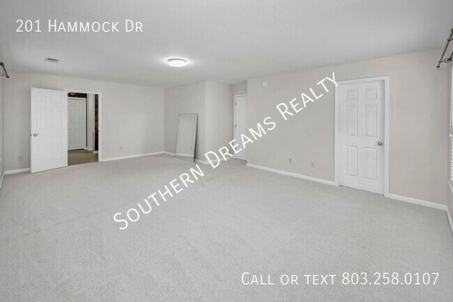 Building Photo - 201 Hammock Dr