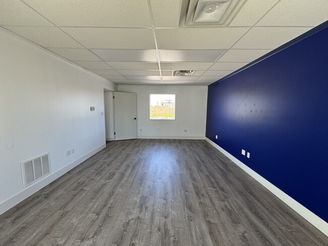 Building Photo - Alpena Commerical Rental