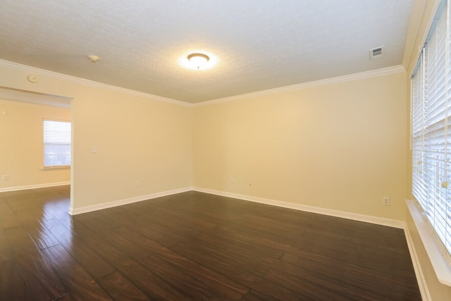 Building Photo - 124 Baker Springs Ln