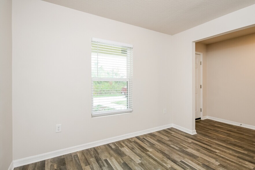 Building Photo - 113 Talavera Ln
