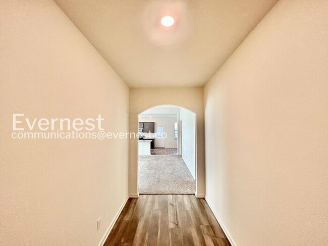 Building Photo - 4 Bed/2 Bath Home with Garage / Available Now!