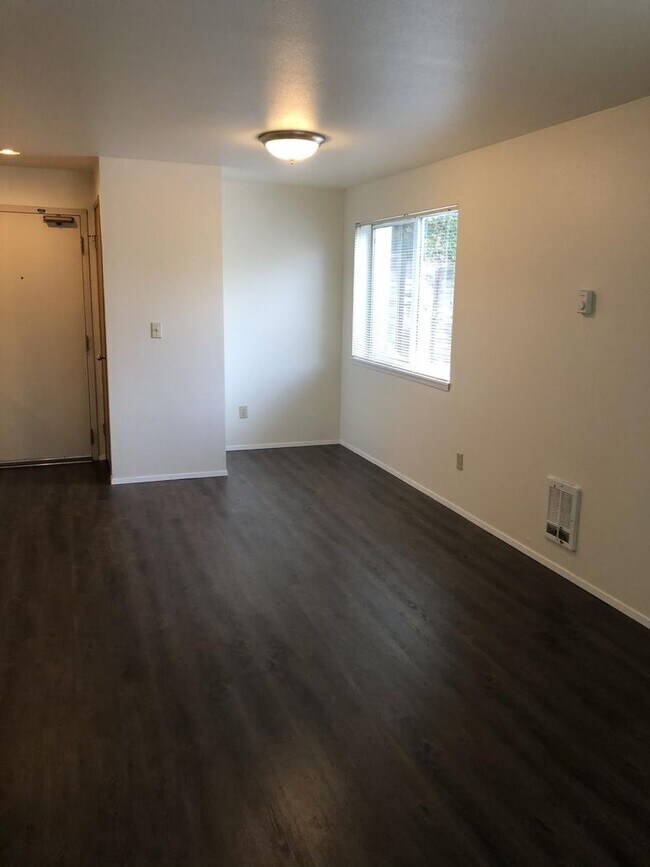 Interior Photo - Magnolia Court