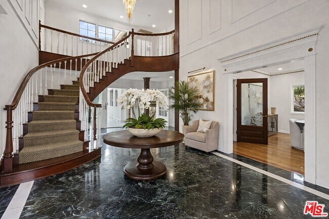 Building Photo - 865 Warner Ave