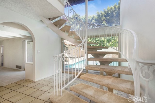 Building Photo - 1731 La Loma Dr