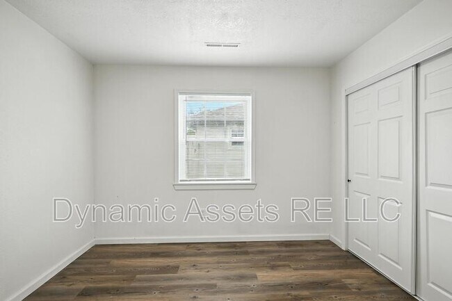 Building Photo - 509 E Jefferson St