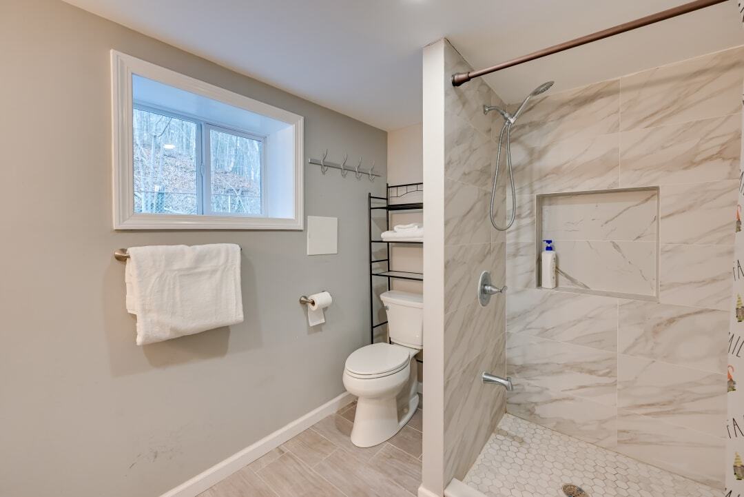 First floor bathroom - 29 Old Farms Rd