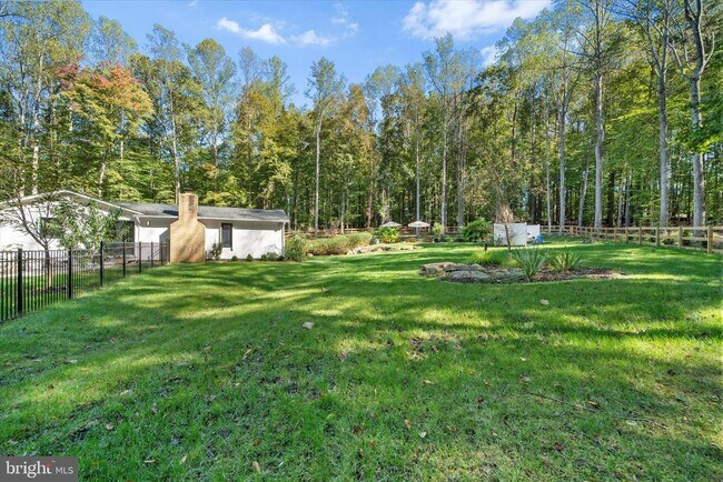 Building Photo - 7511 Willowbrook Rd
