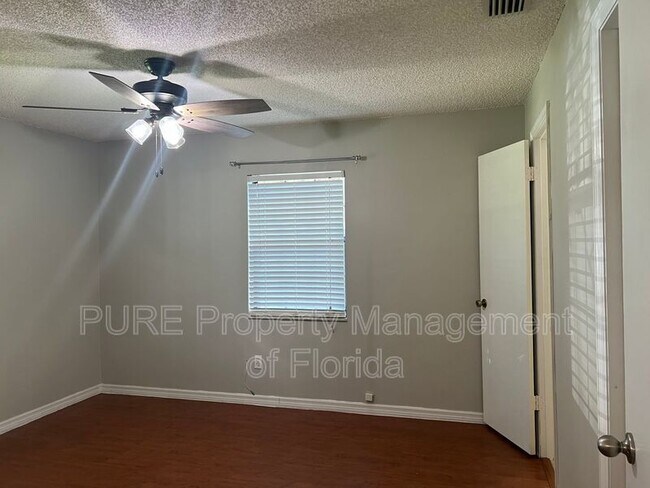 Building Photo - 70 Almond Rd