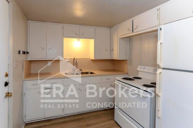 Building Photo - 404b Hill St