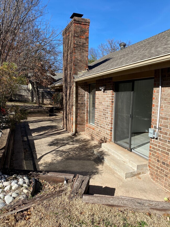 Building Photo - 2504 Tredington Way