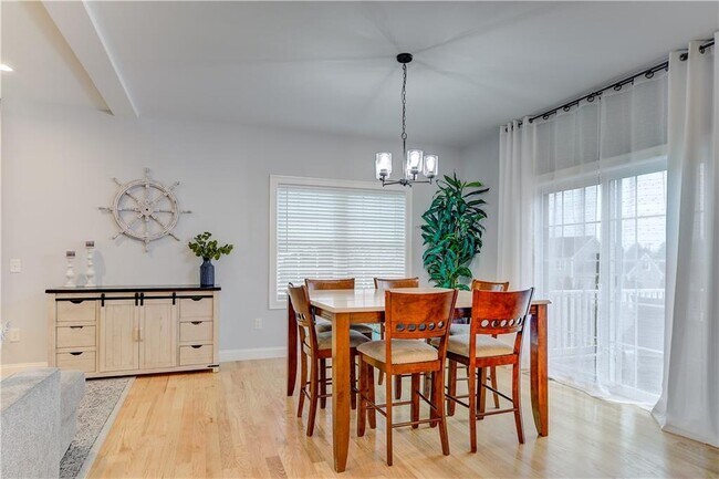Building Photo - 142 Ferreira Ave