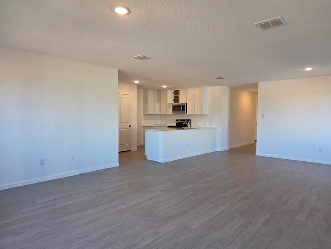 Building Photo - 3214 Glacier Blf