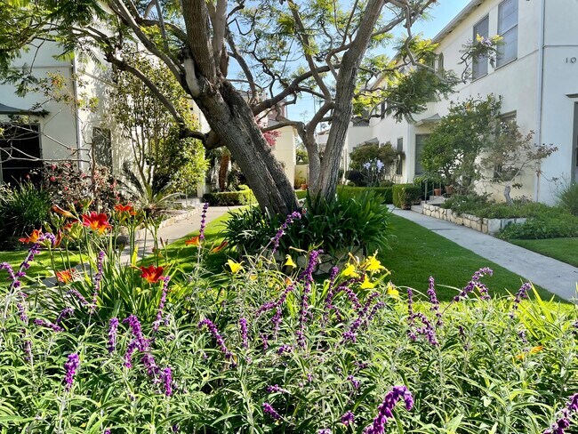 Building Photo - 1008 6th St