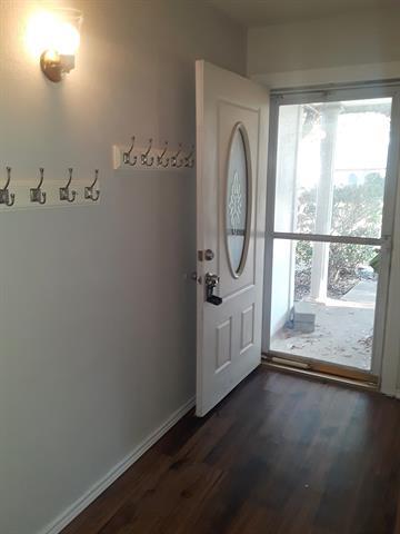 Building Photo - 553 Oldbridge Dr
