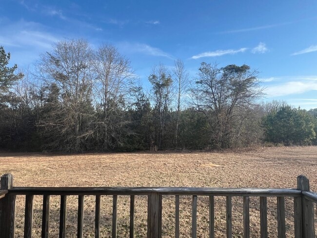 Building Photo - Cute Home in Cochran
