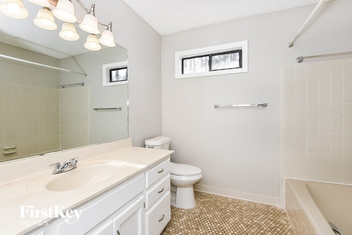 Building Photo - 315 Spindletree Trce