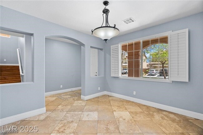 Building Photo - 10281 Wolves Den Ln