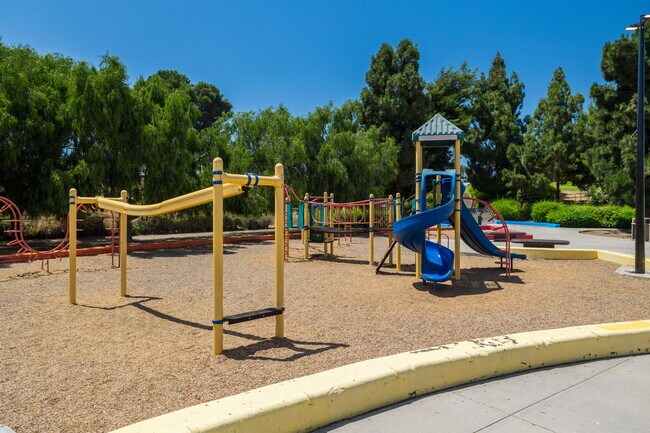 Building Photo - 6352 Clyde Ave