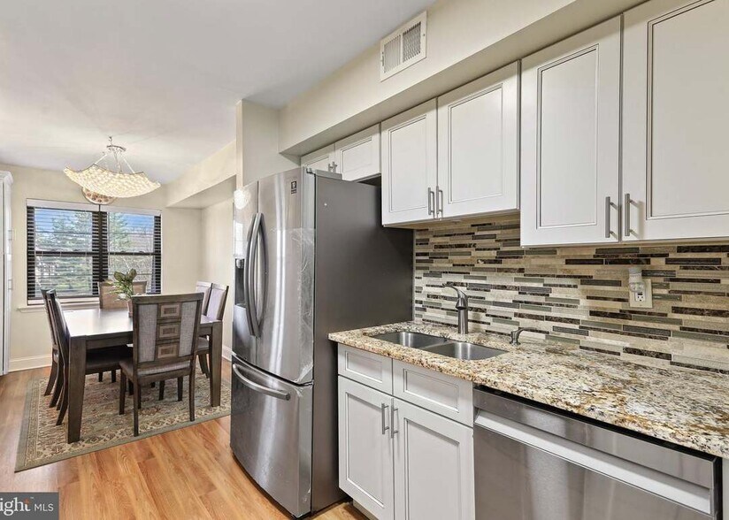 Building Photo - 2032 Old Stone Mill Dr