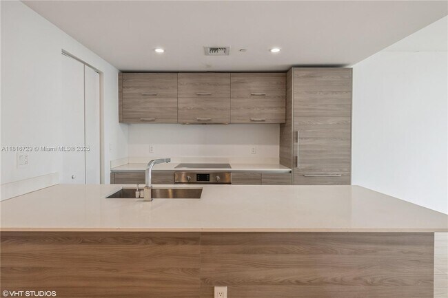 Building Photo - 1300 S Miami Ave