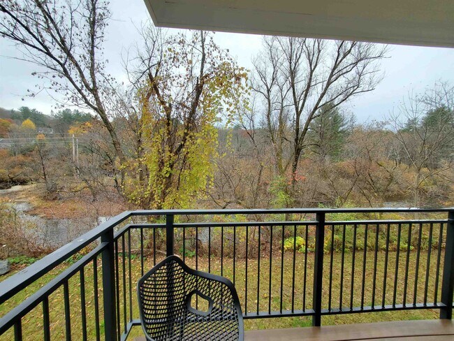 Building Photo - 195 Mechanic St