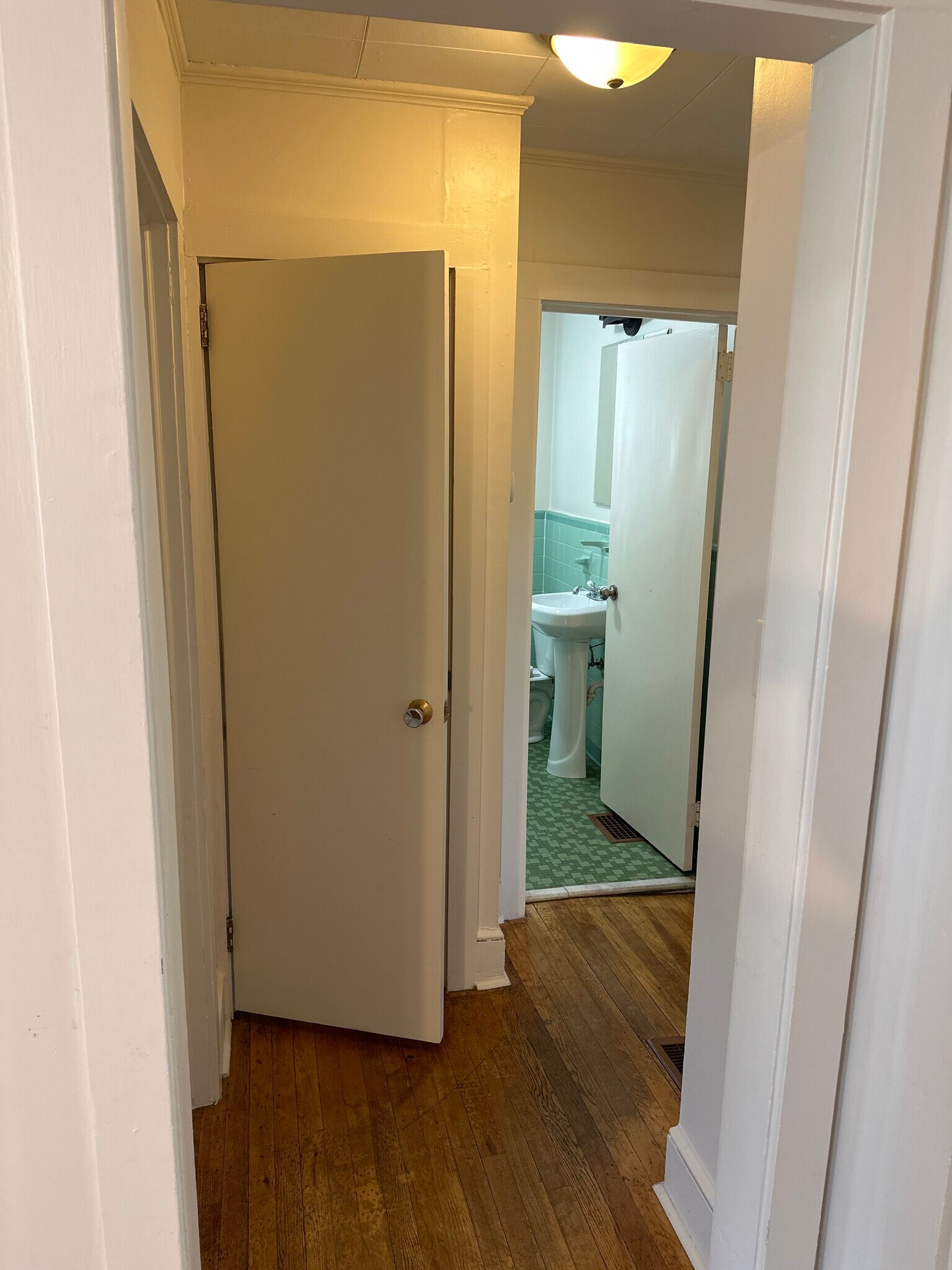 Building Photo - 205 Unaka St