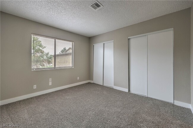 Building Photo - 4571 Carriage Park Dr