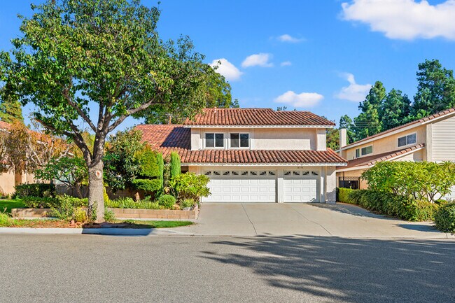 Building Photo - Spacious 4BR Family Retreat w Private Pool