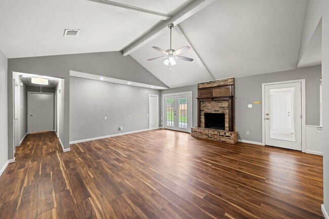 Building Photo - 25802 Maplewood Dr