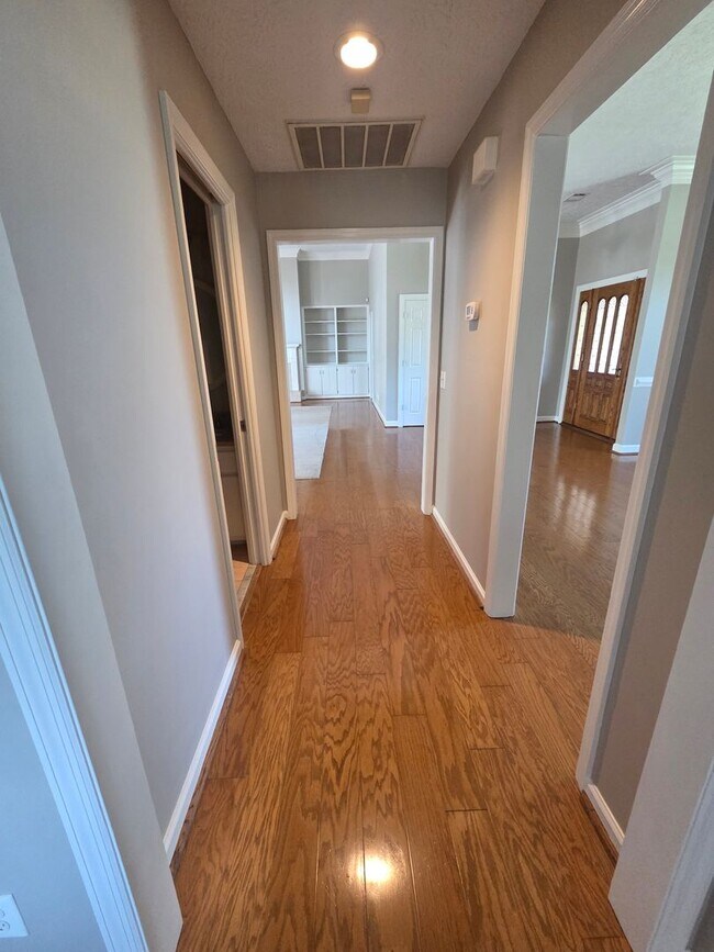 Building Photo - 6548 Mink Dr