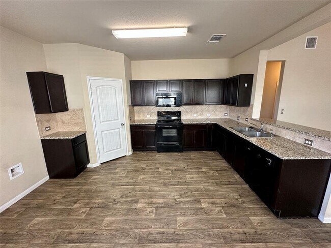 Building Photo - 12107 Waterford Run Way