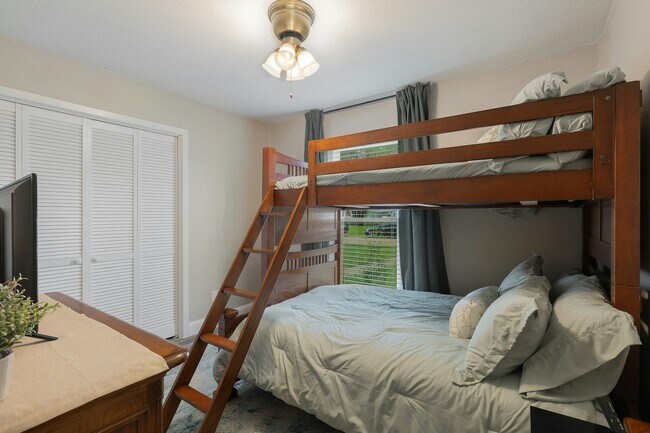 Building Photo - 1803 Richland Dr