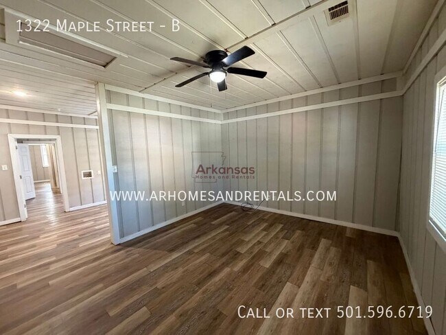 Building Photo - 1322 Maple St
