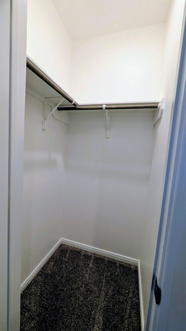 Building Photo - 31814 Blossom Ln